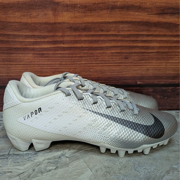 Nike Vapor Untouchable Speed 3 Men\'s 8.5 White Metallic Grey Cleats 917166-101 main image 11
